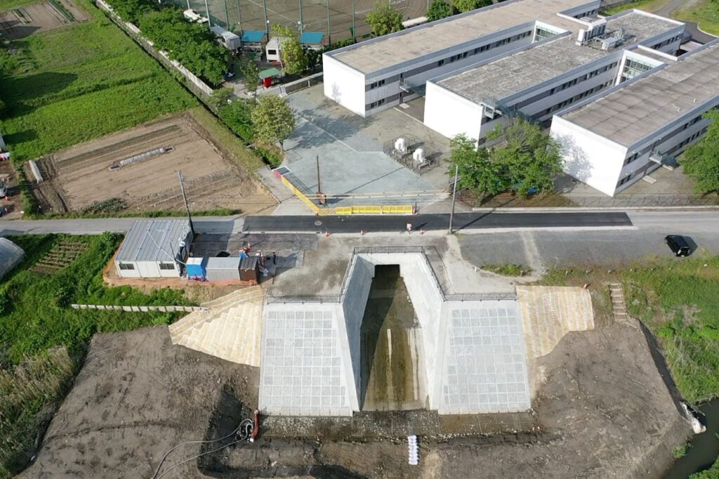 河川改修工事