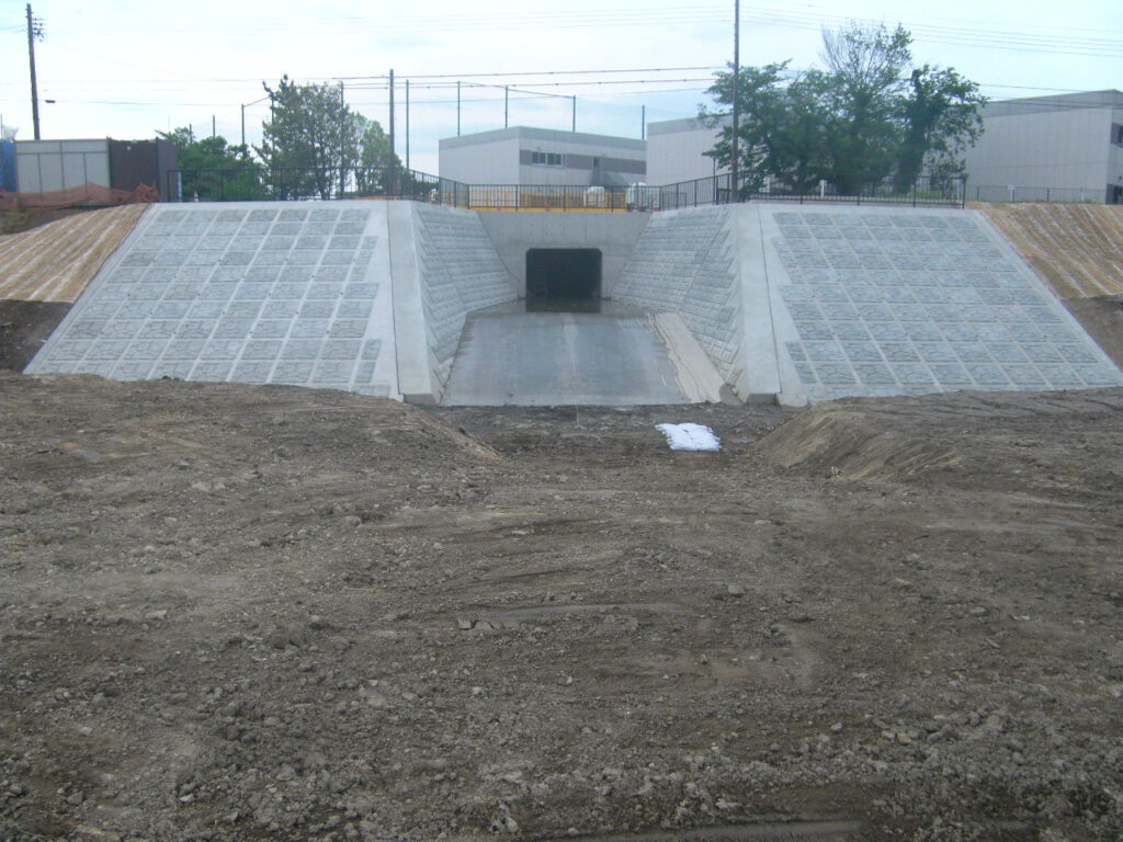 河川改修工事